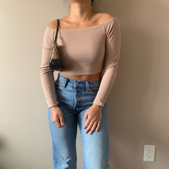 Off shoulder long sleeve crop top - Picture 2 of 3